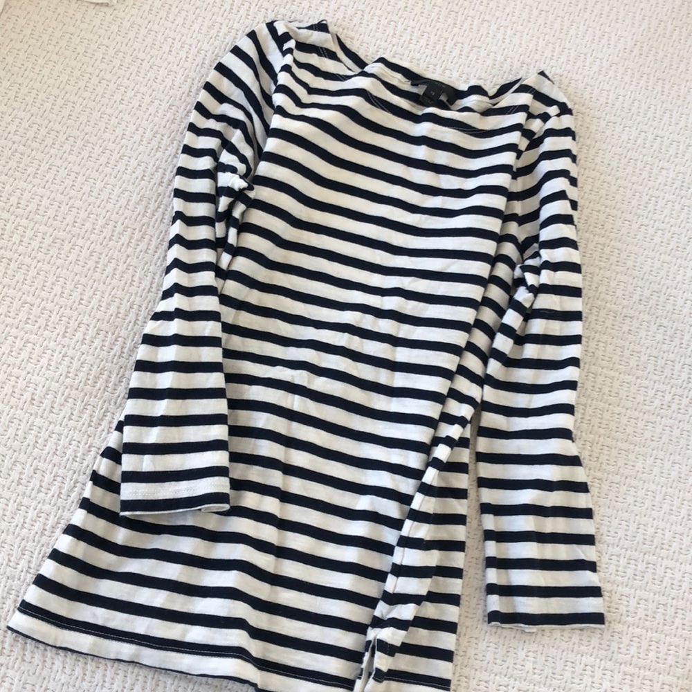 JCrew quarter sleeve top (striped). Size xs
